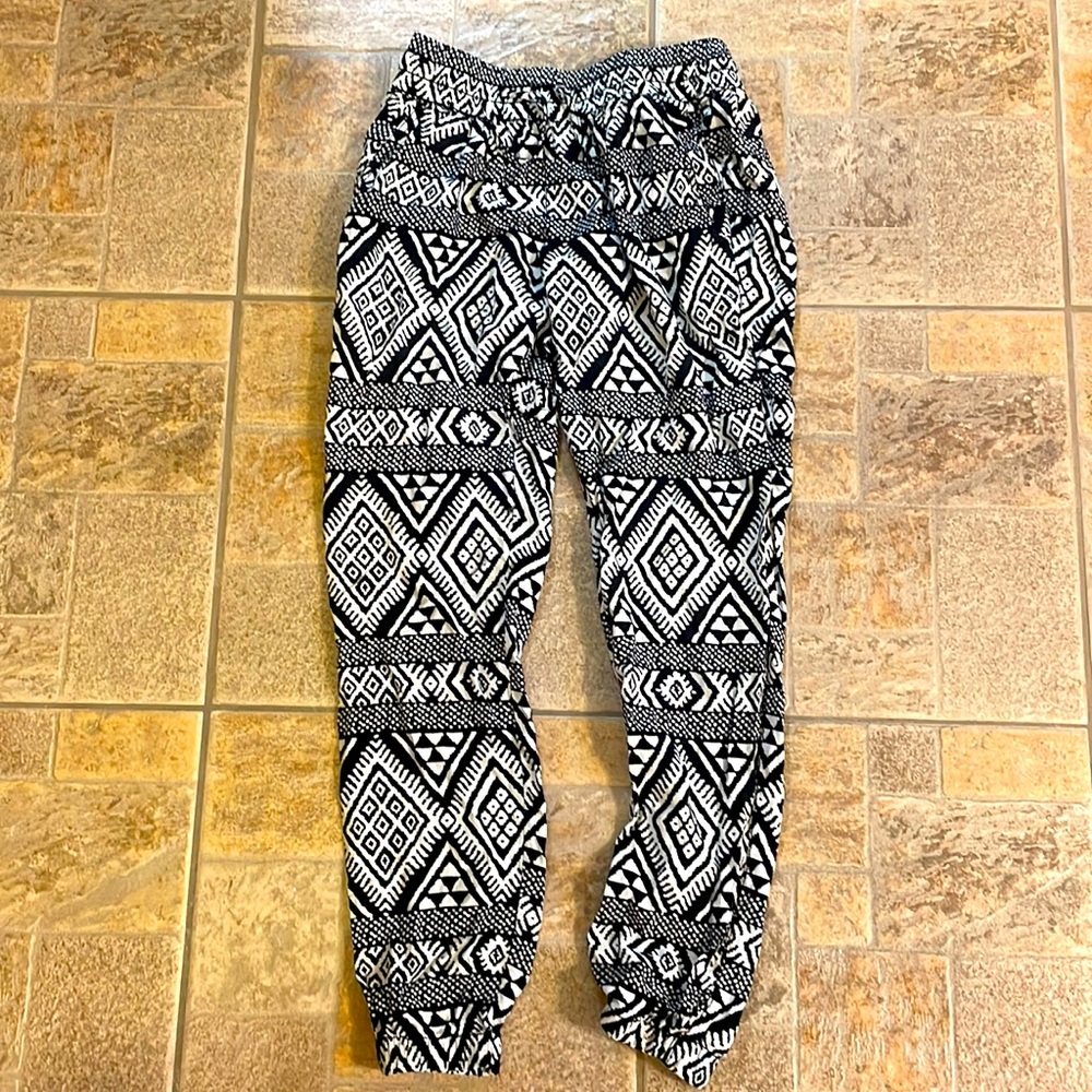 Black & White detailed pants